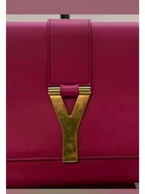 37 000 YSL CLUTCH PRE-LOVED COA INCLUDED